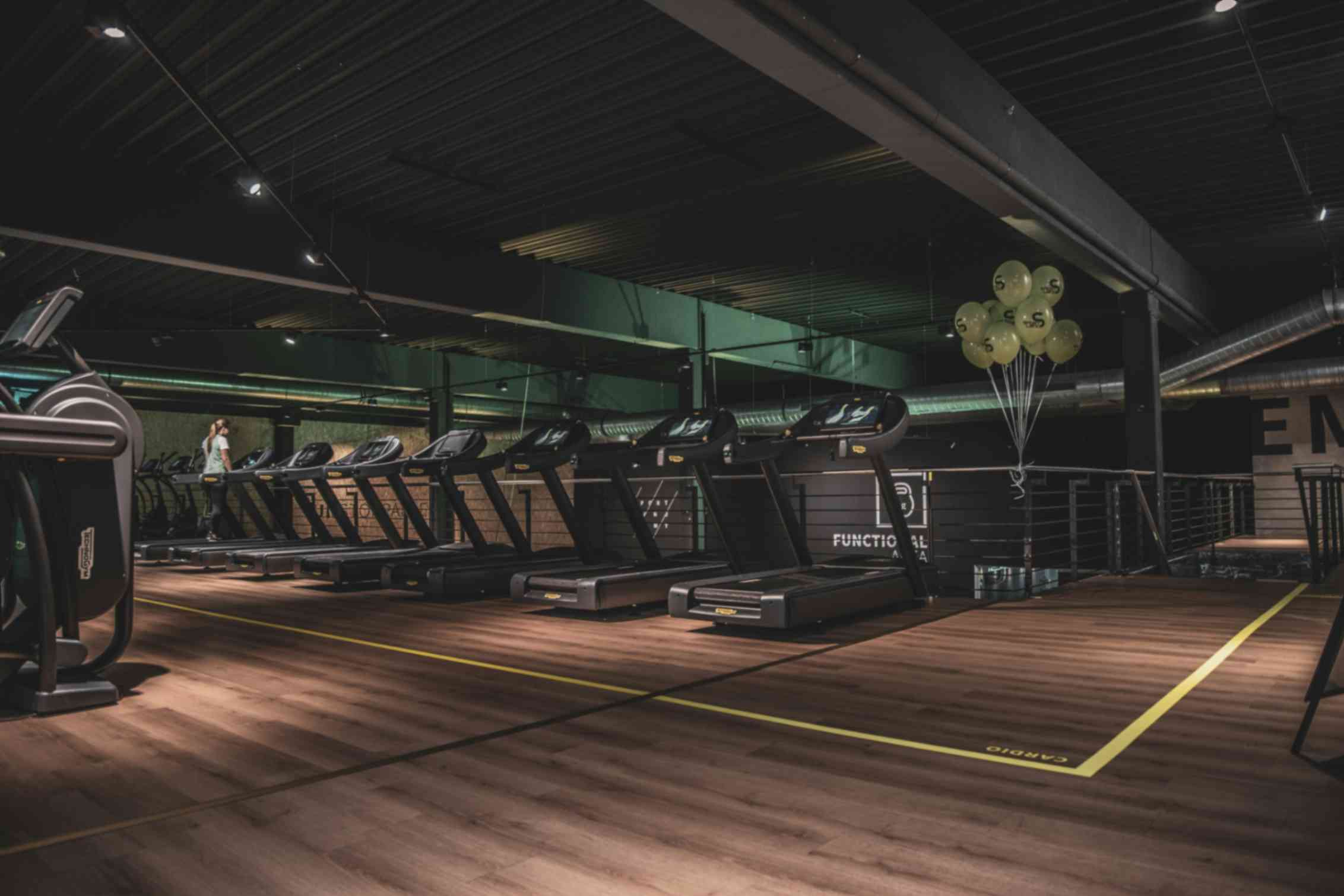 Amenity Gym - Solitairian City