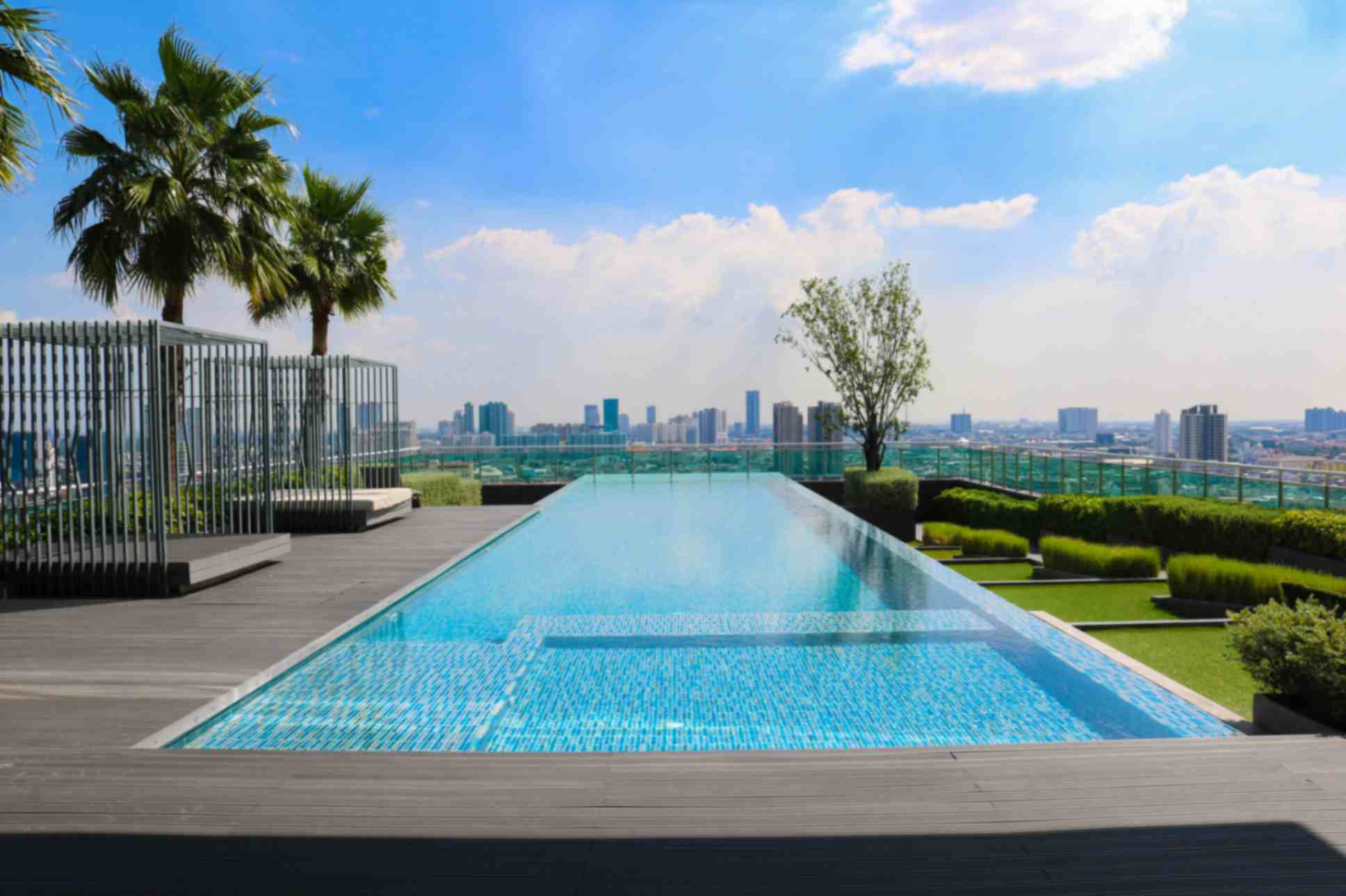 Amenity Swimming Pool - Solitairian City